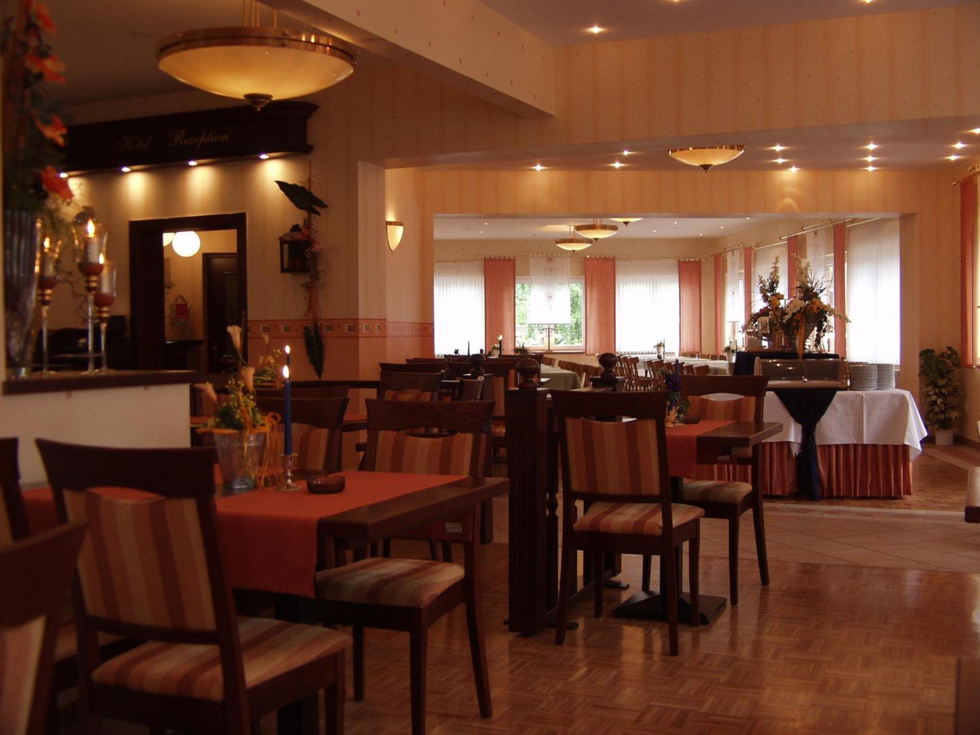 Zur Linde Hotel Heede Екстериор снимка