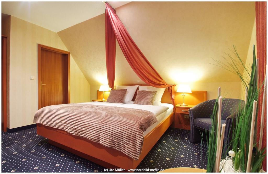 Zur Linde Hotel Heede Екстериор снимка
