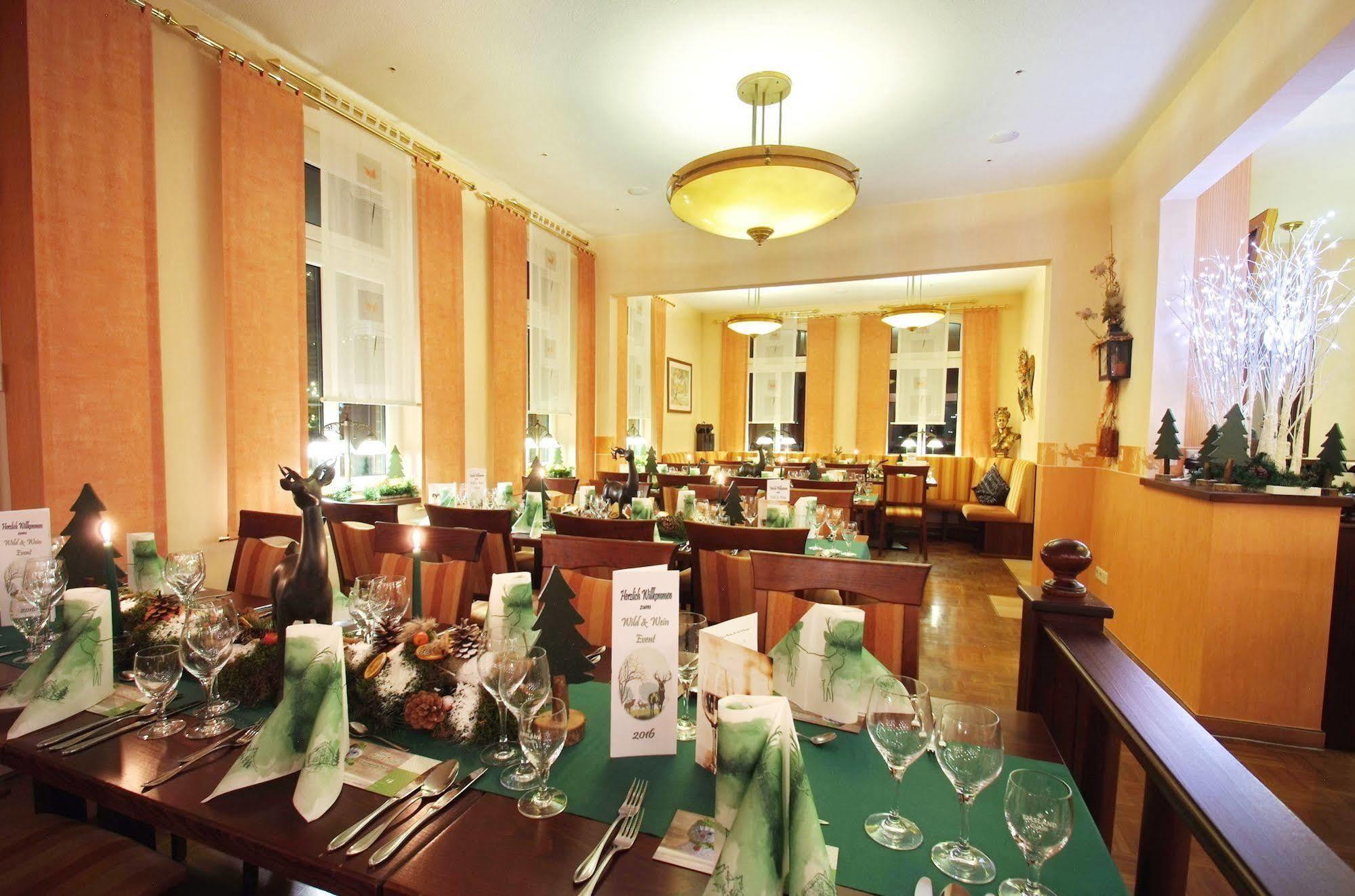 Zur Linde Hotel Heede Екстериор снимка