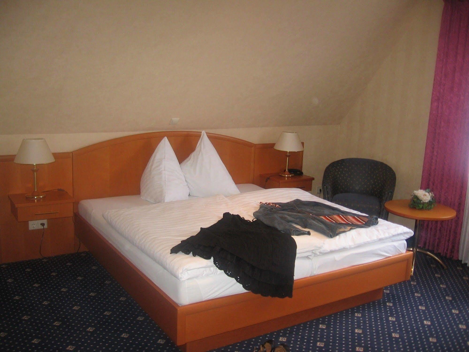 Zur Linde Hotel Heede Екстериор снимка