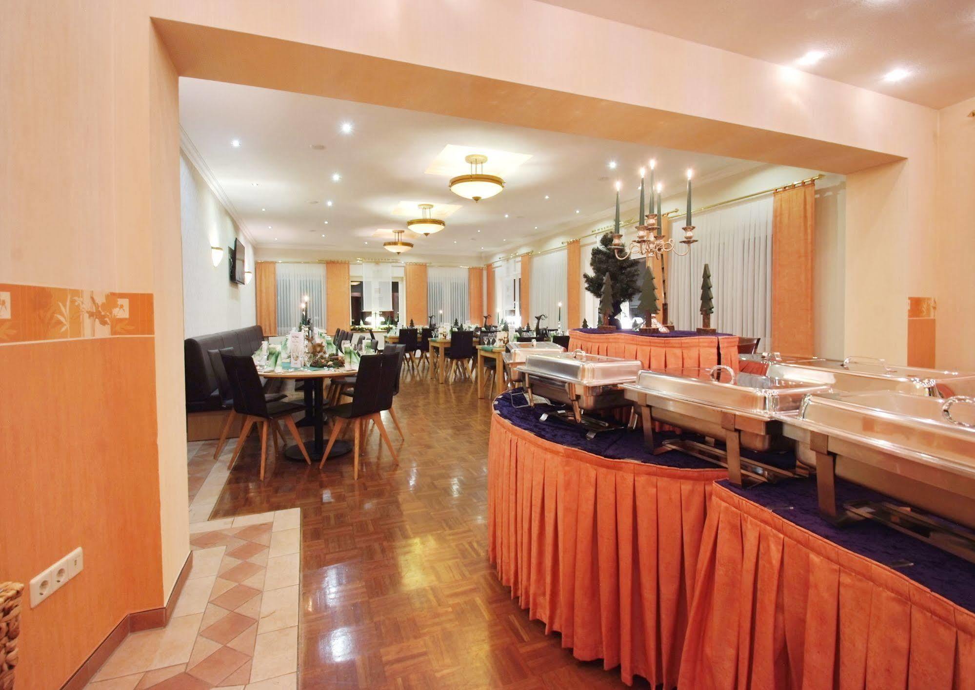Zur Linde Hotel Heede Екстериор снимка