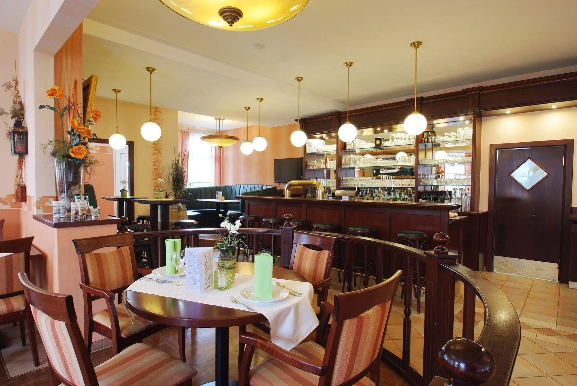 Zur Linde Hotel Heede Екстериор снимка